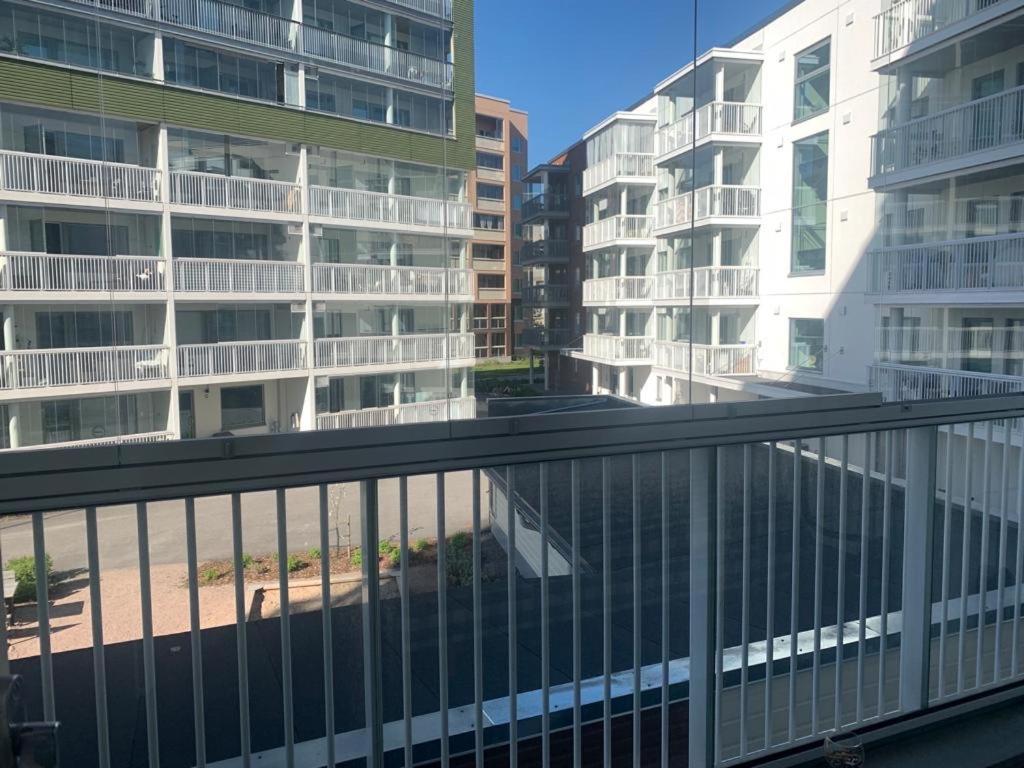 Modern One Bedroom Apartment Nearby Airport Vantaa Bagian luar foto